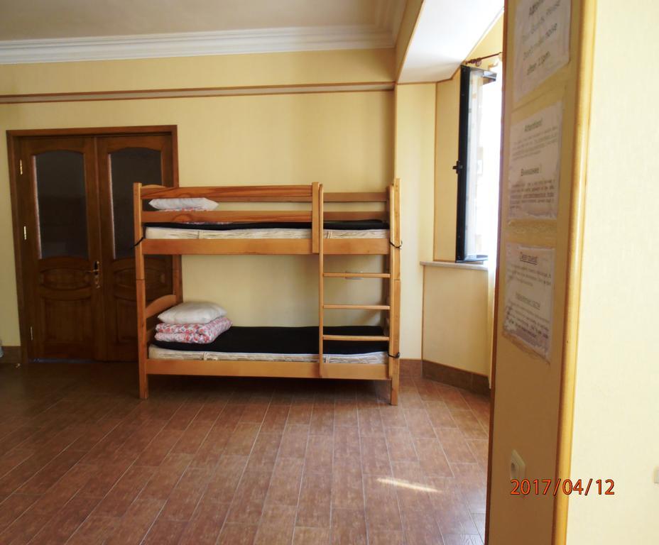 Rafael Hostel Erévan Extérieur photo